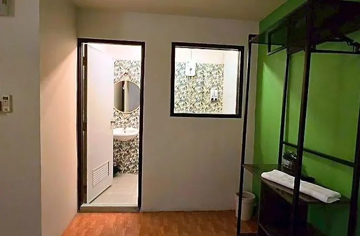 Lhong Krung Hotell 2*