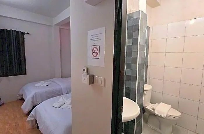 Lhong Krung Hotell 2*