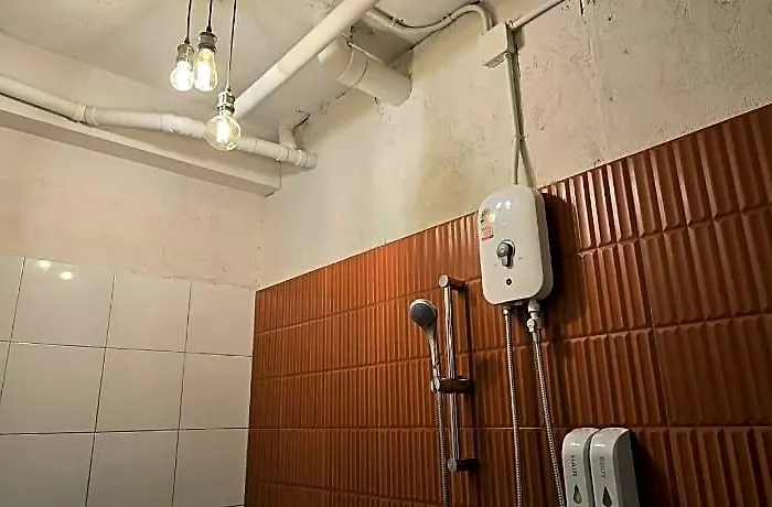 Lhong Krung Hotell 2*